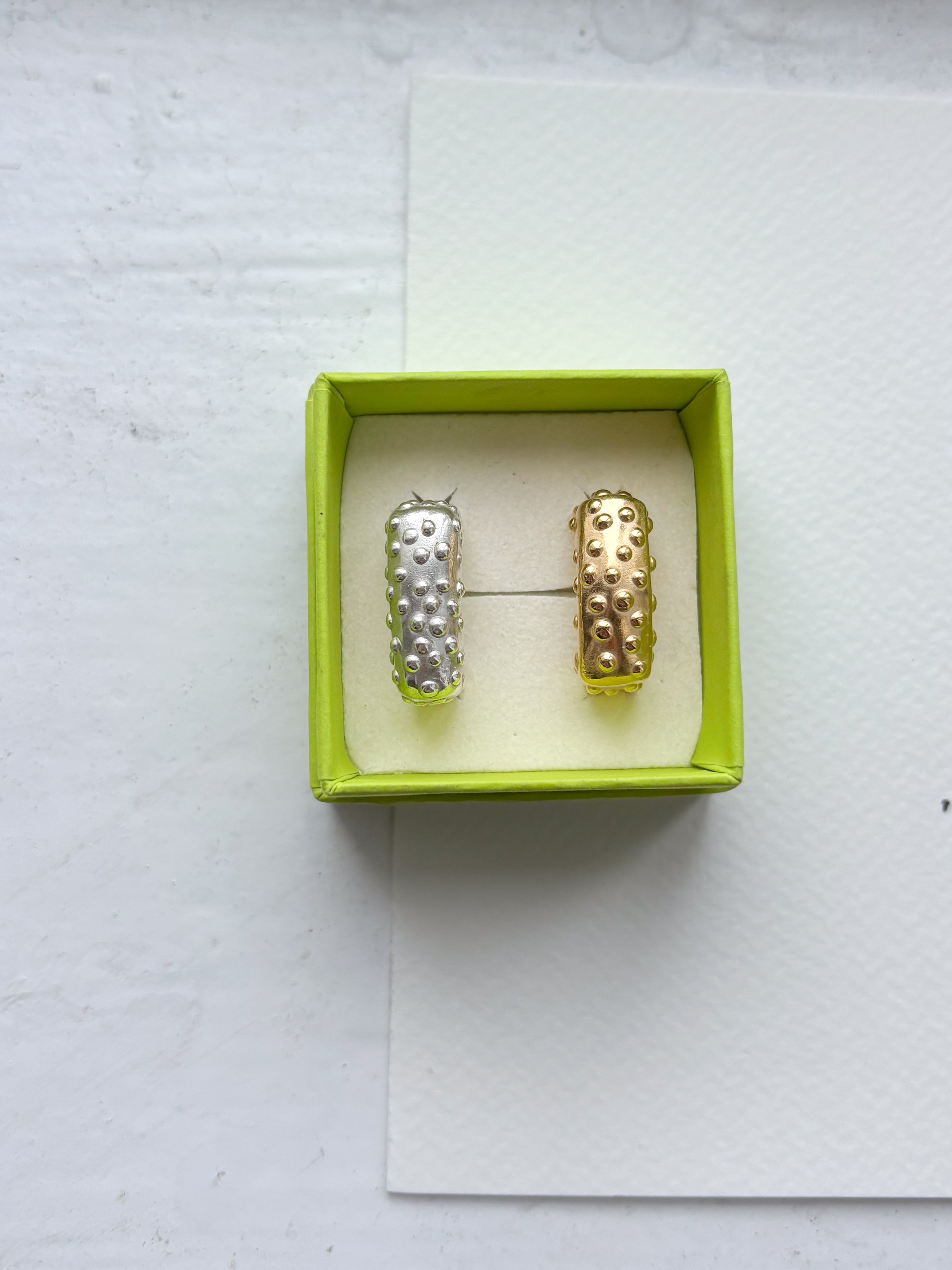 rivet ring